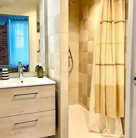 123 Apartment *